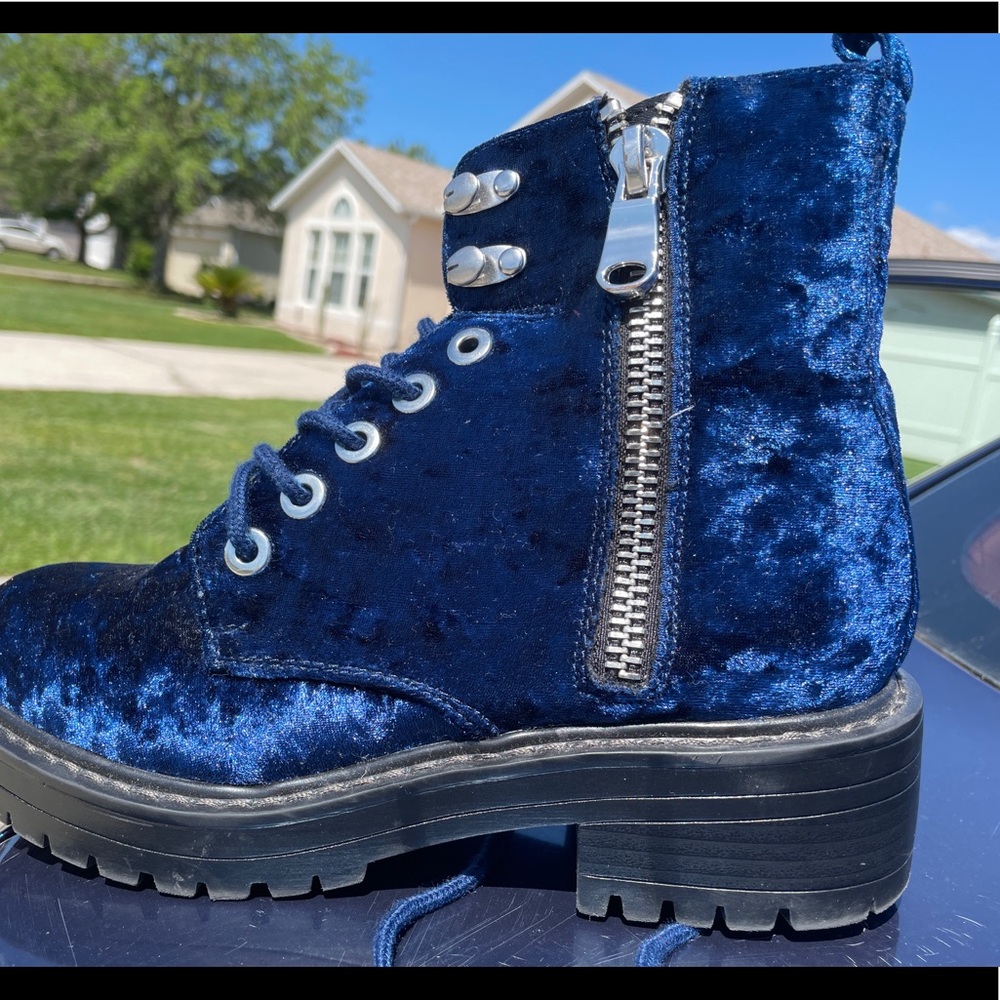 Steve Madden boots